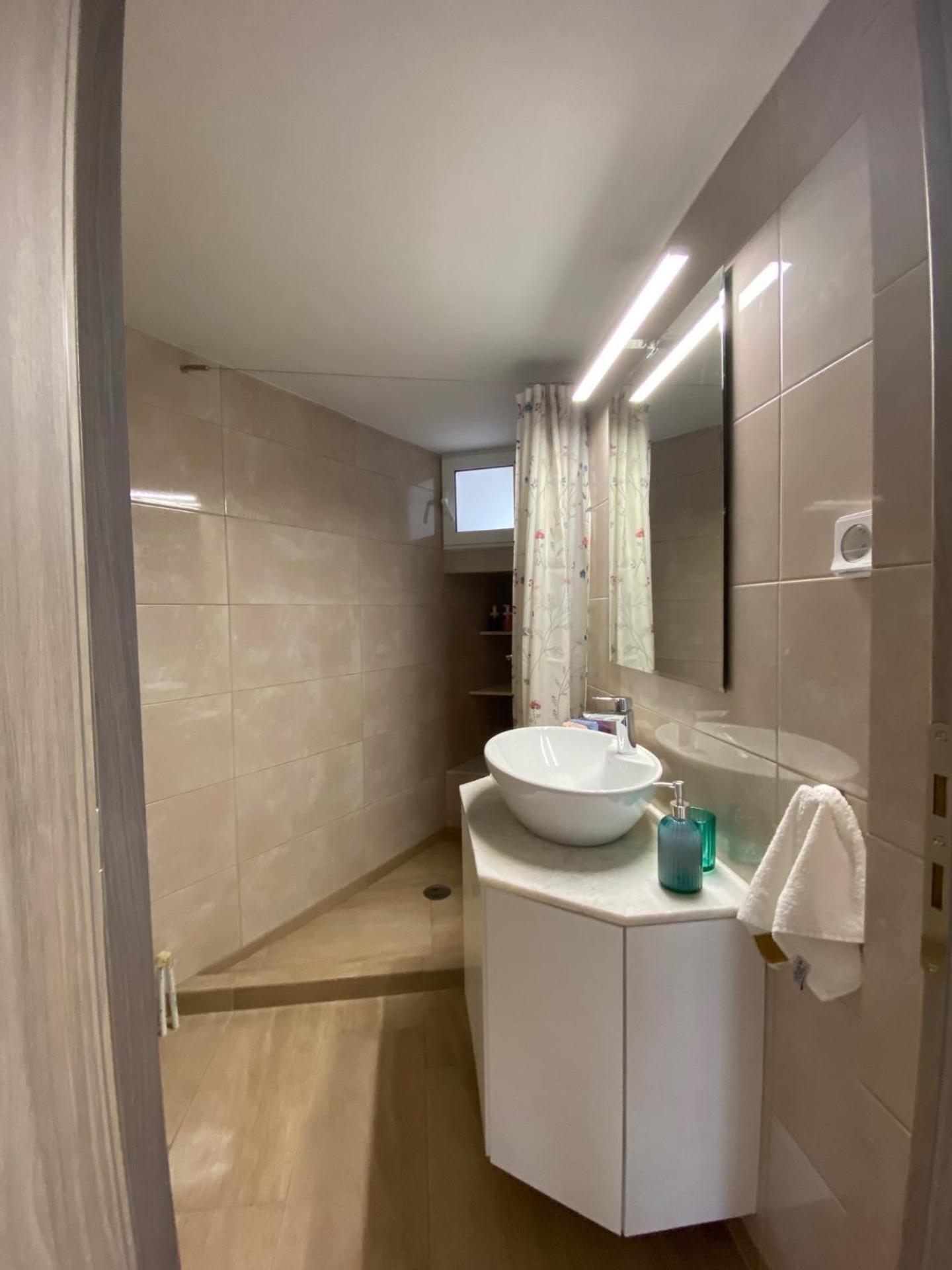 Azure House Athen